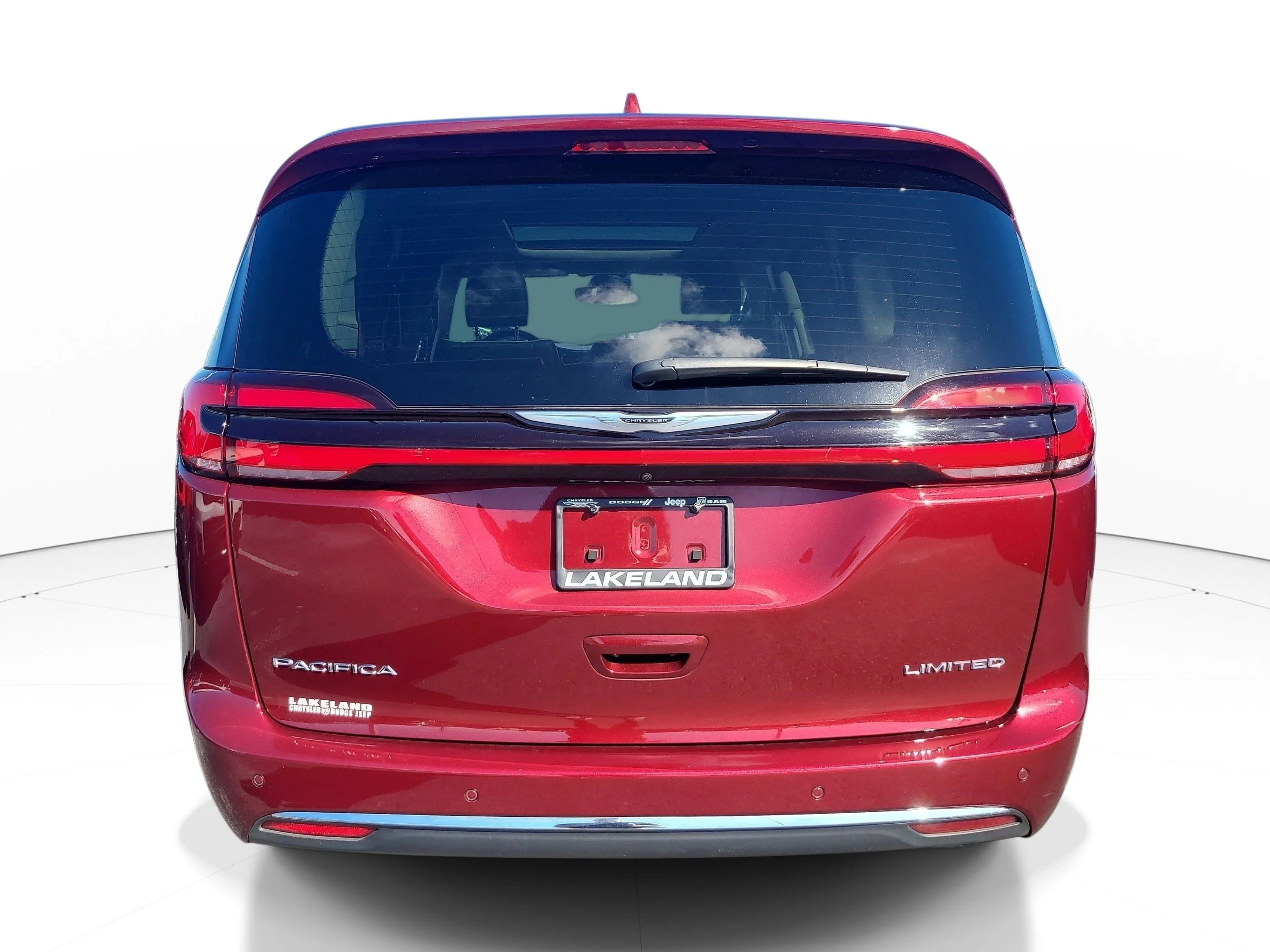 Used 2022 Velvet Red Pearlcoat Chrysler Limited image 5