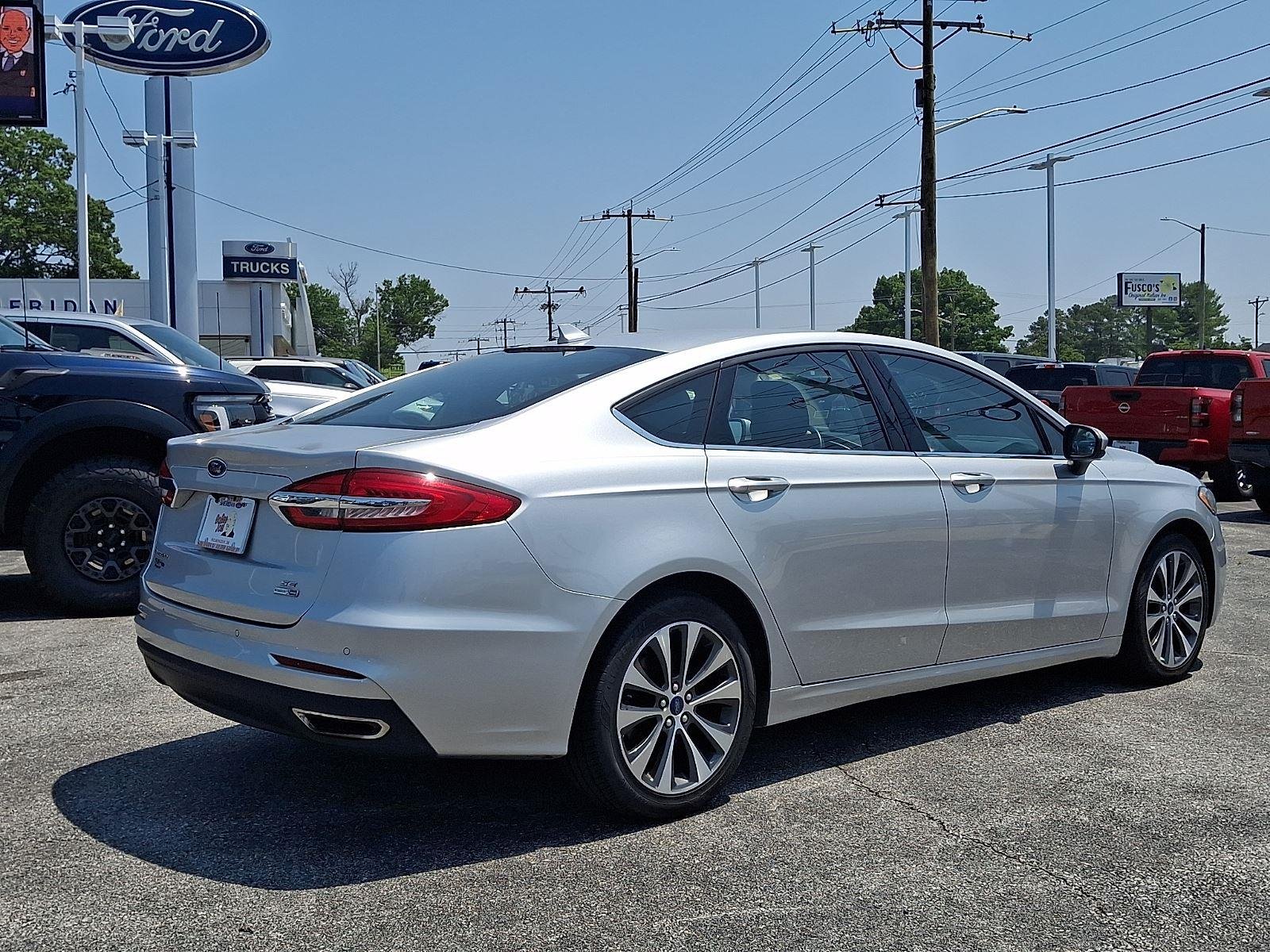 Used 2019 Ingot Silver Ford SE image 6