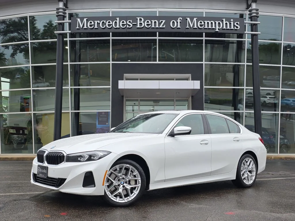 2025 BMW 3 Series 330i xDrive Sedan's photo