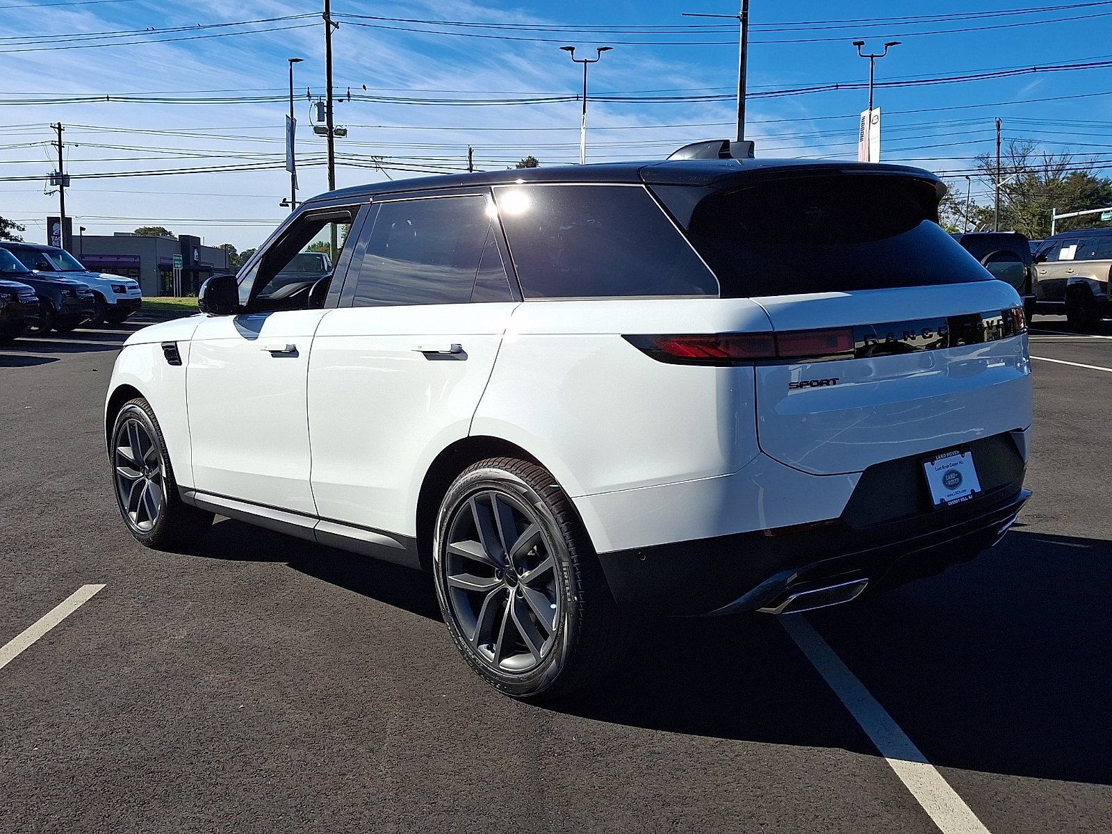 New 2027 Fuji White Land Rover SE image 5