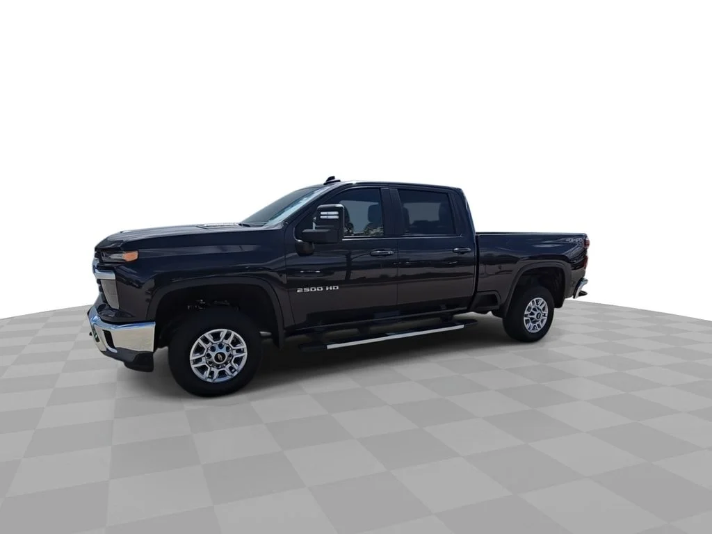 Used 2024 Gray Chevrolet LT image 4