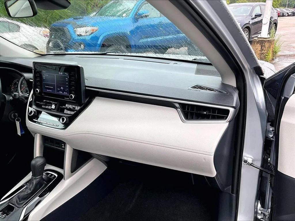 Certified Used 2022 Silver Toyota L image 13