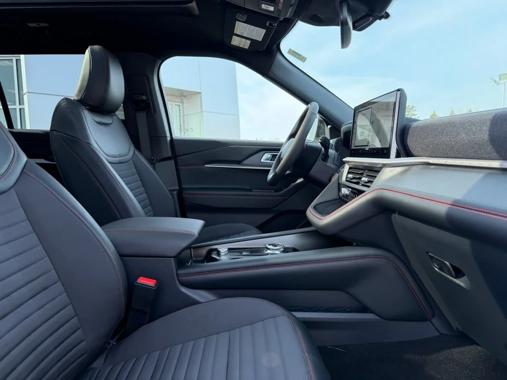 2026 Ford Explorer ST-Line - Photo 15