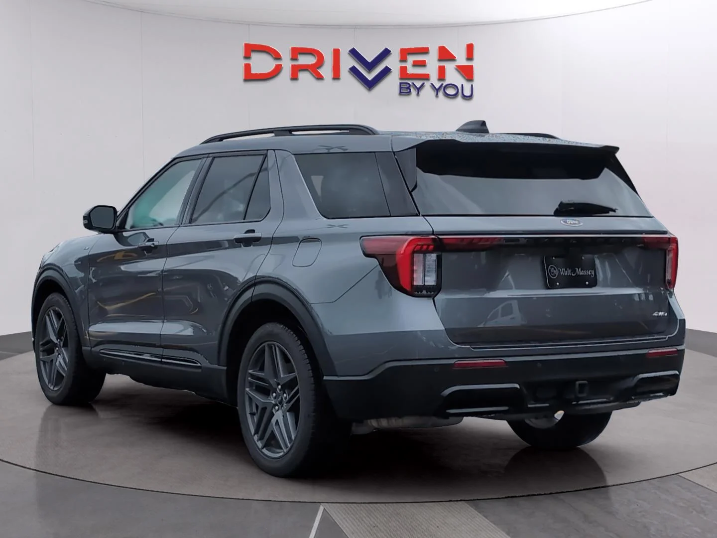 Used 2025 Carbonized Gray Ford ST-Line image 3