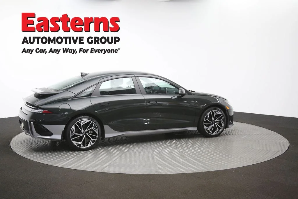 Used 2023 Green Hyundai SEL image 43