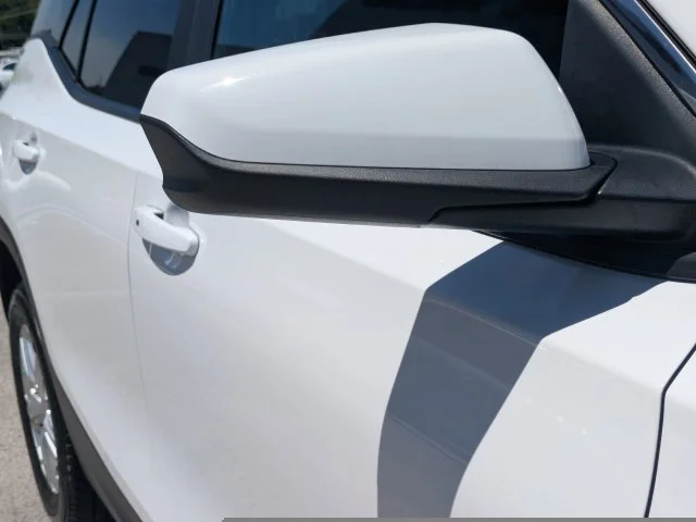 Used 2024 White GMC SLE image 12