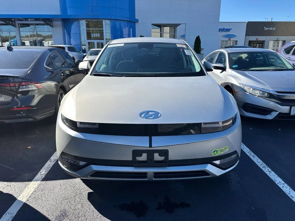 Used 2024 Gold Hyundai SEL image 2