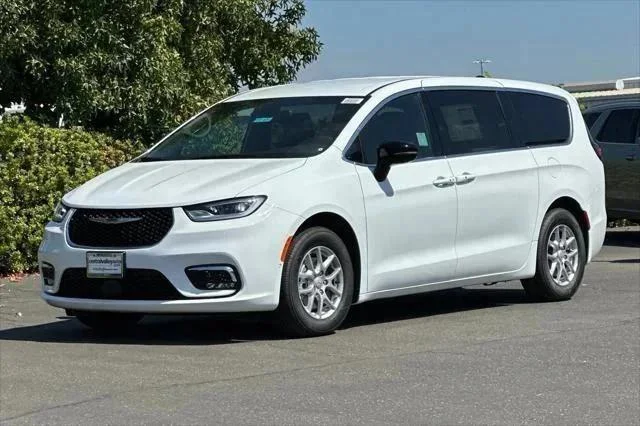 2026 Chrysler Pacifica Select - Photo 8