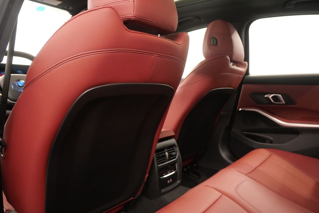 2025 BMW 3 Series 330i - Photo 17