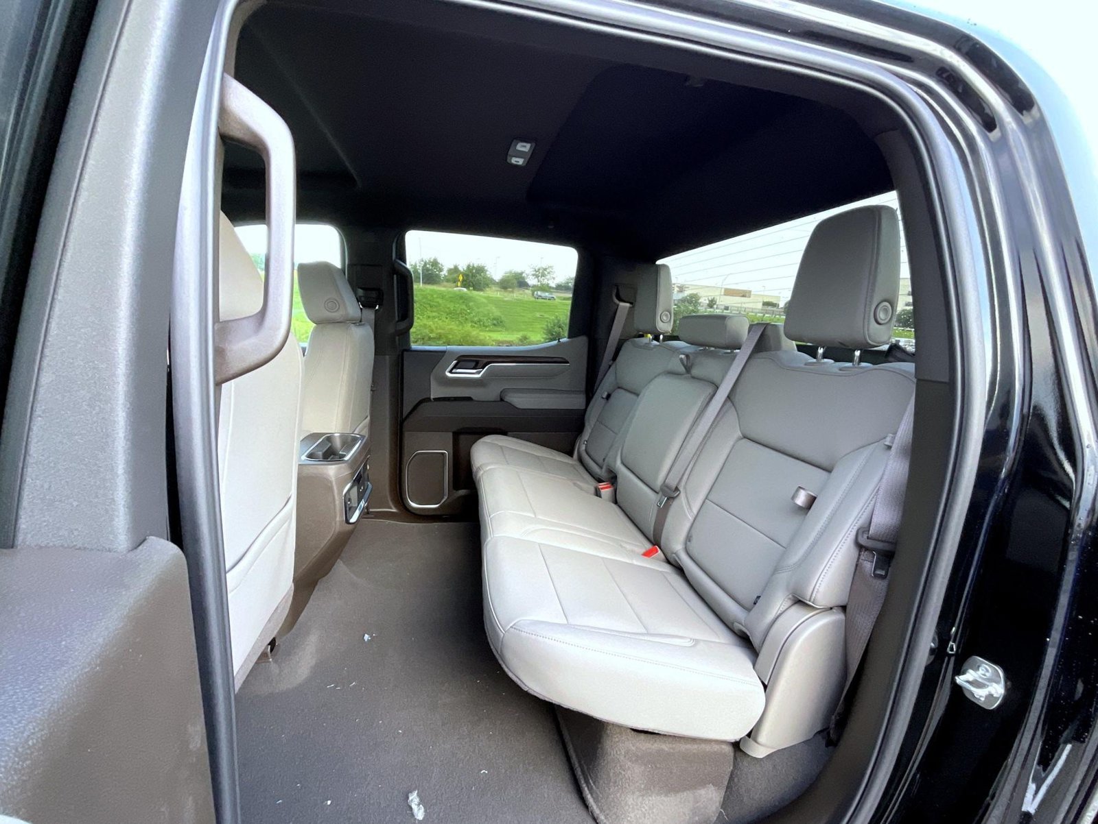 2026 GMC Sierra 1500 SLT - Photo 19