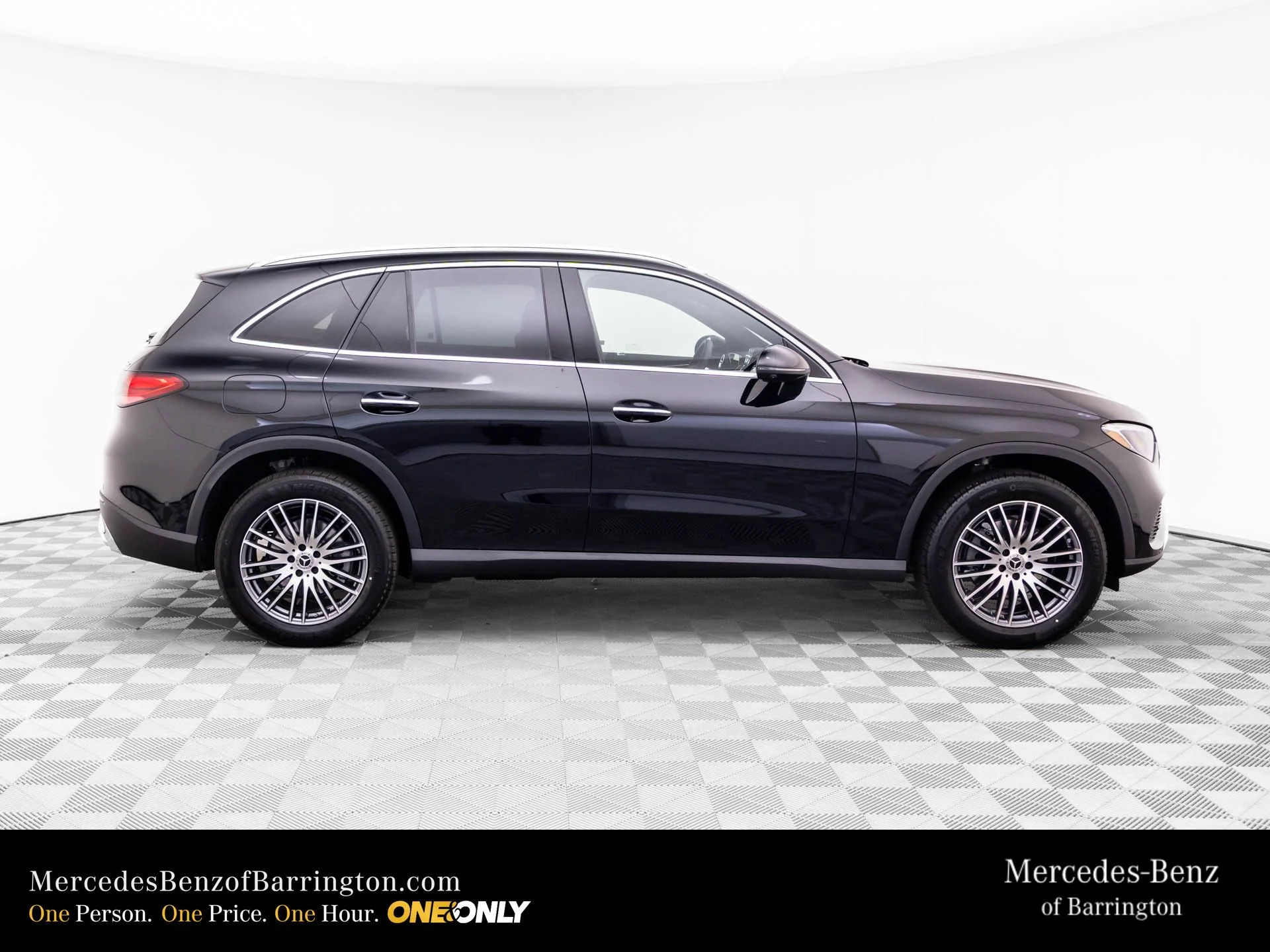 New 2026 Black Mercedes-Benz GLC 300 image 7