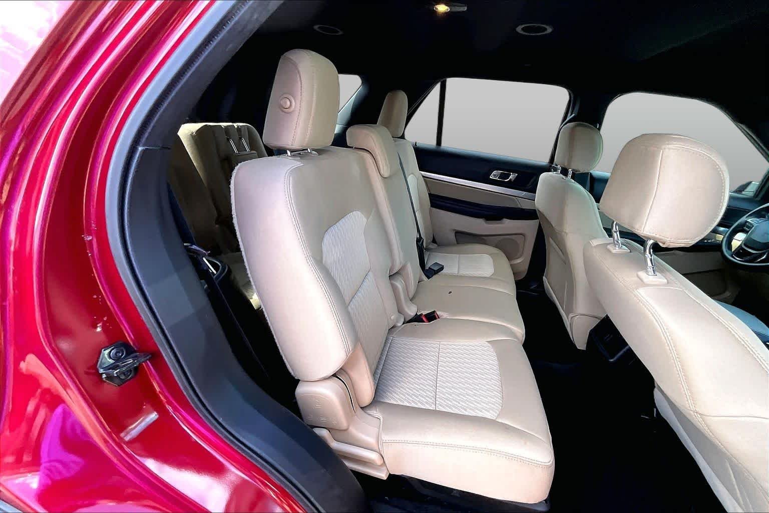 Used 2016 Ruby Red Metallic Tinted Clearcoat Ford Base image 20