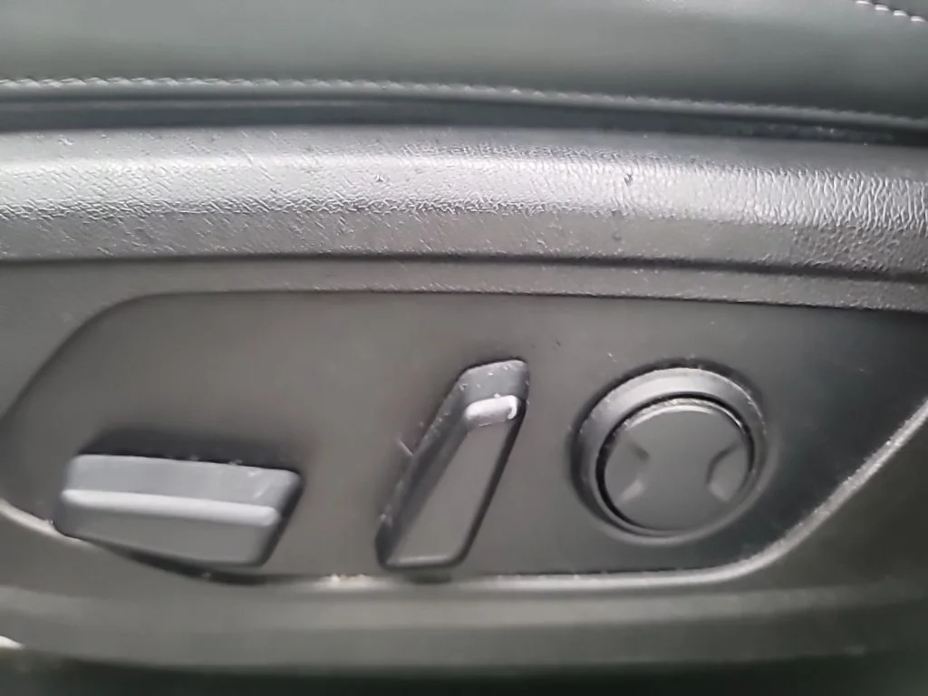 Used 2021 Red Kia EX image 11