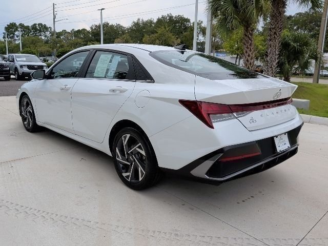 2025 Hyundai Elantra SEL - Photo 12
