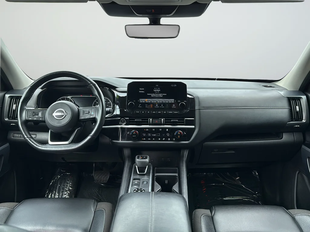 Used 2023 Black Nissan SL image 9