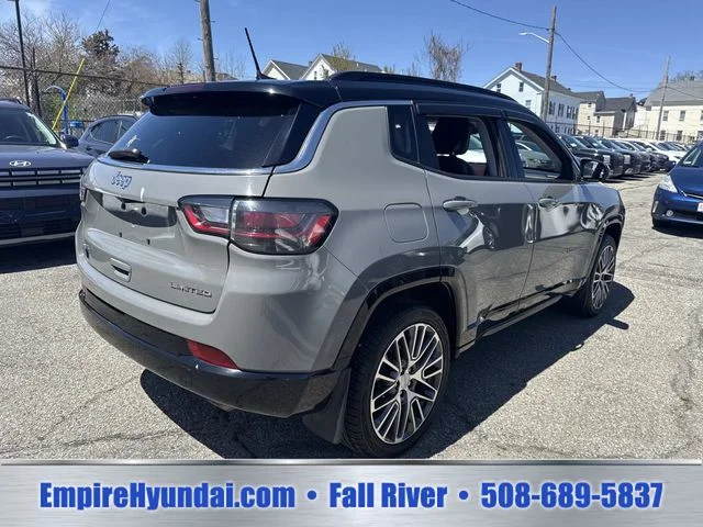 Used 2022 Gray Jeep Limited image 8