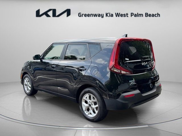 Used 2022 Black Kia LX image 5