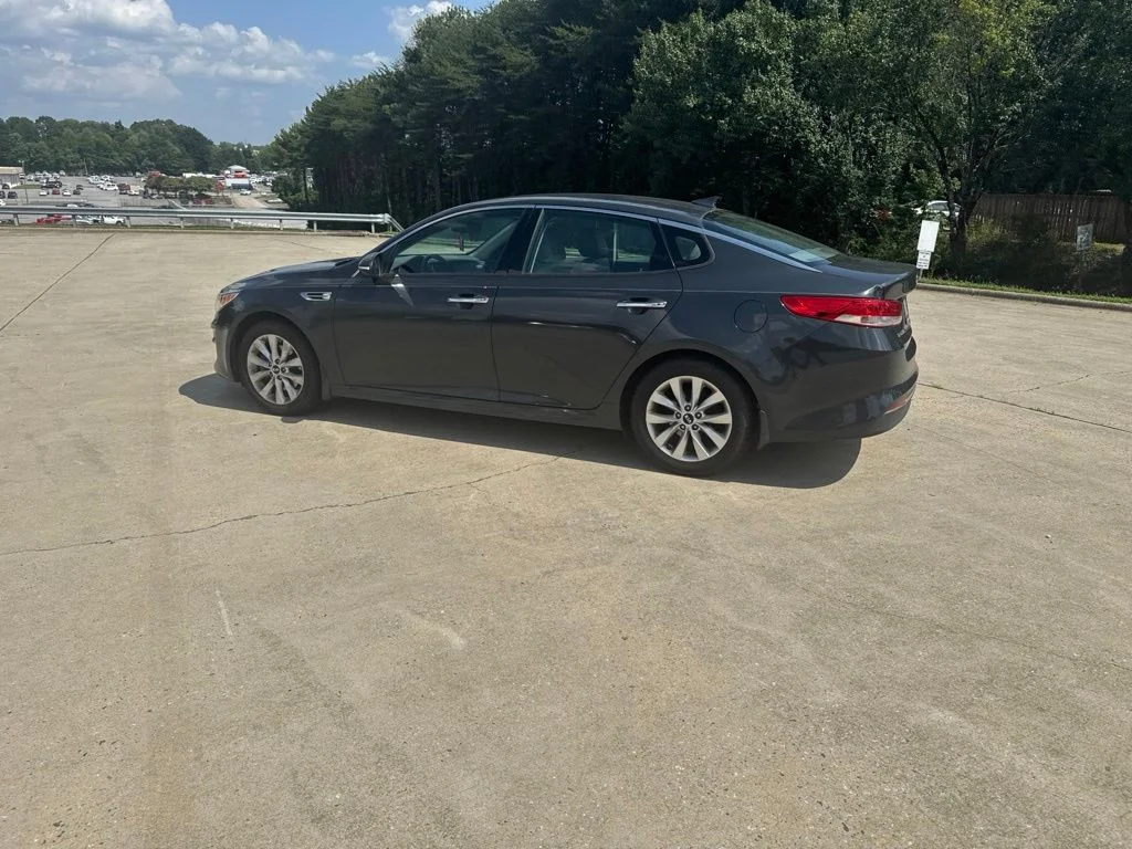 Used 2016 Green Kia EX image 13