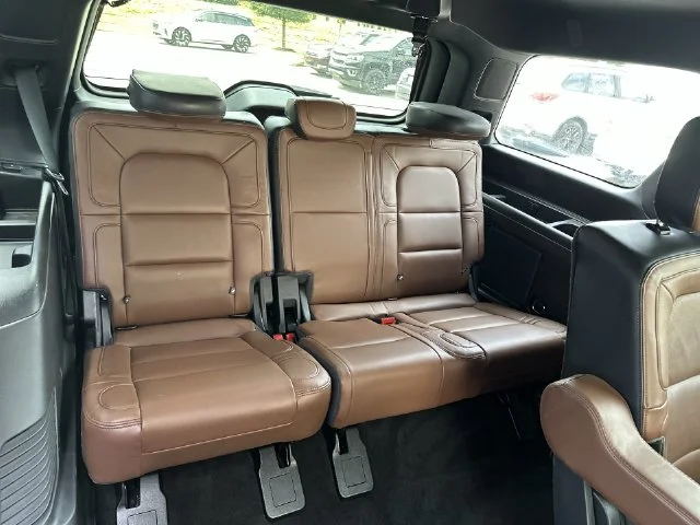 Used 2024 Black Lincoln Reserve image 24