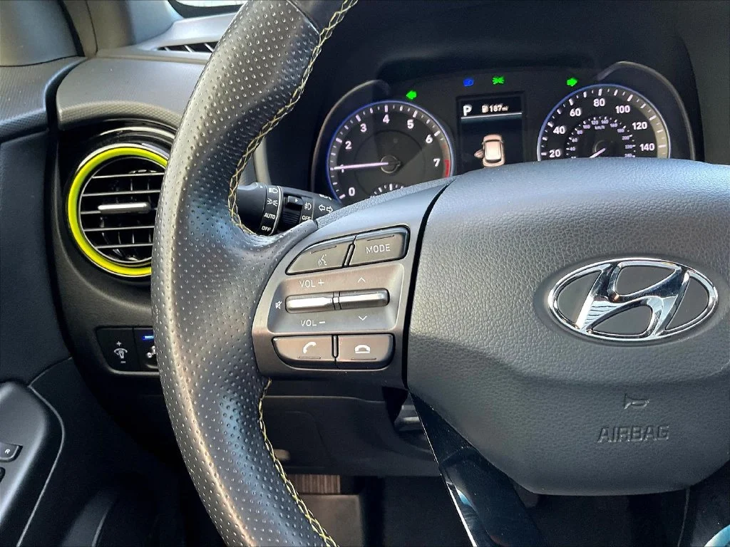 Used 2020 Green Hyundai Ultimate image 12