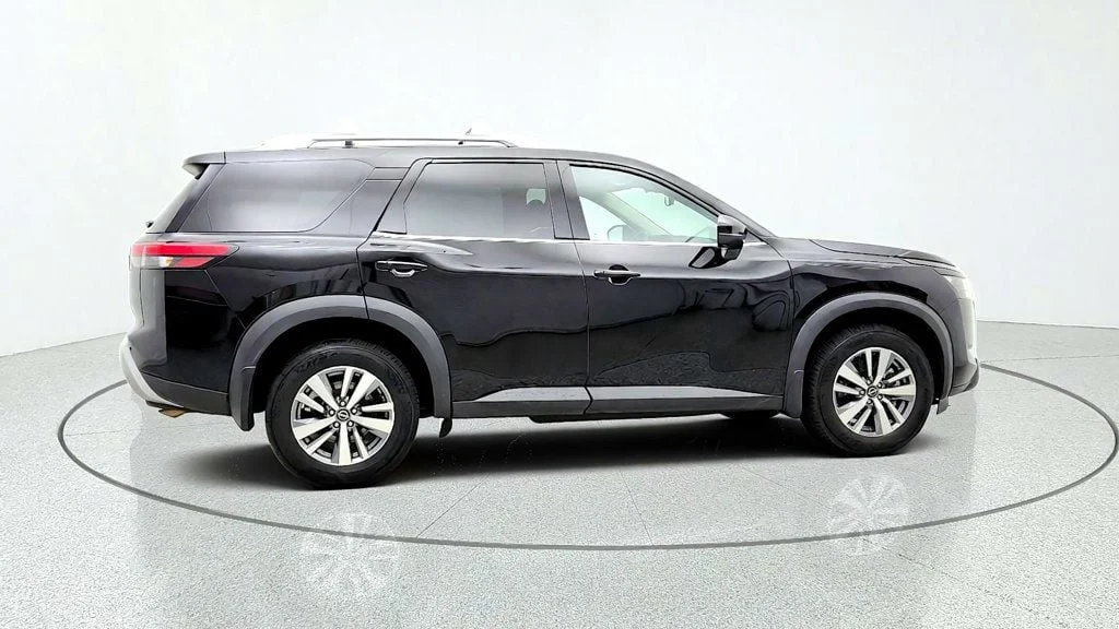 Used 2025 Super Black Nissan SL 4WD image 4