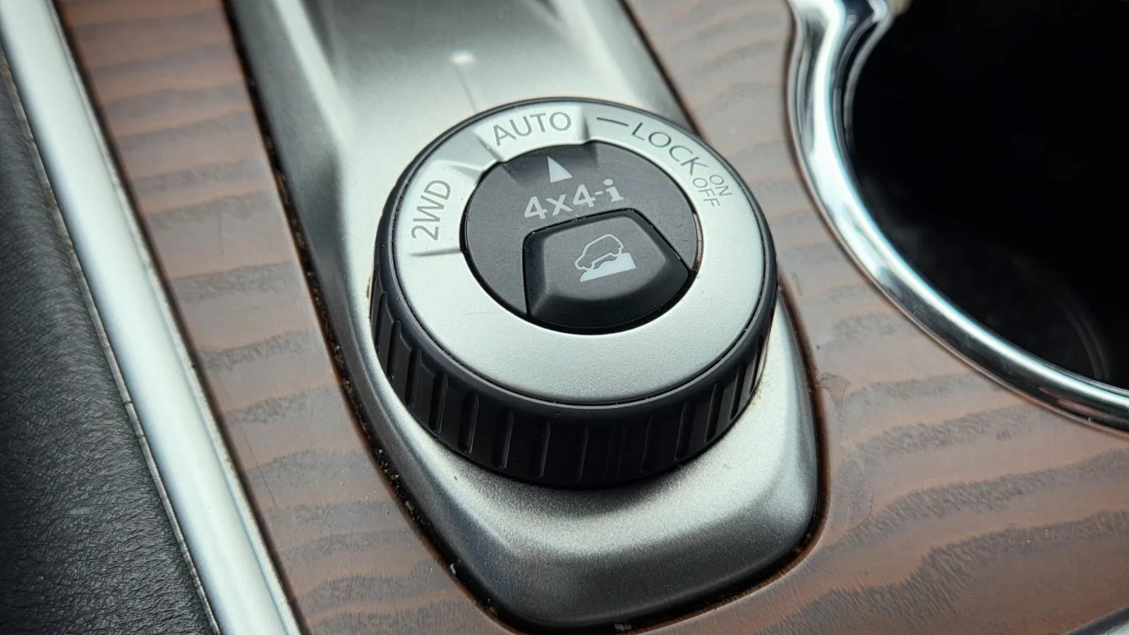 Used 2018 Gun Metallic Nissan Platinum image 34