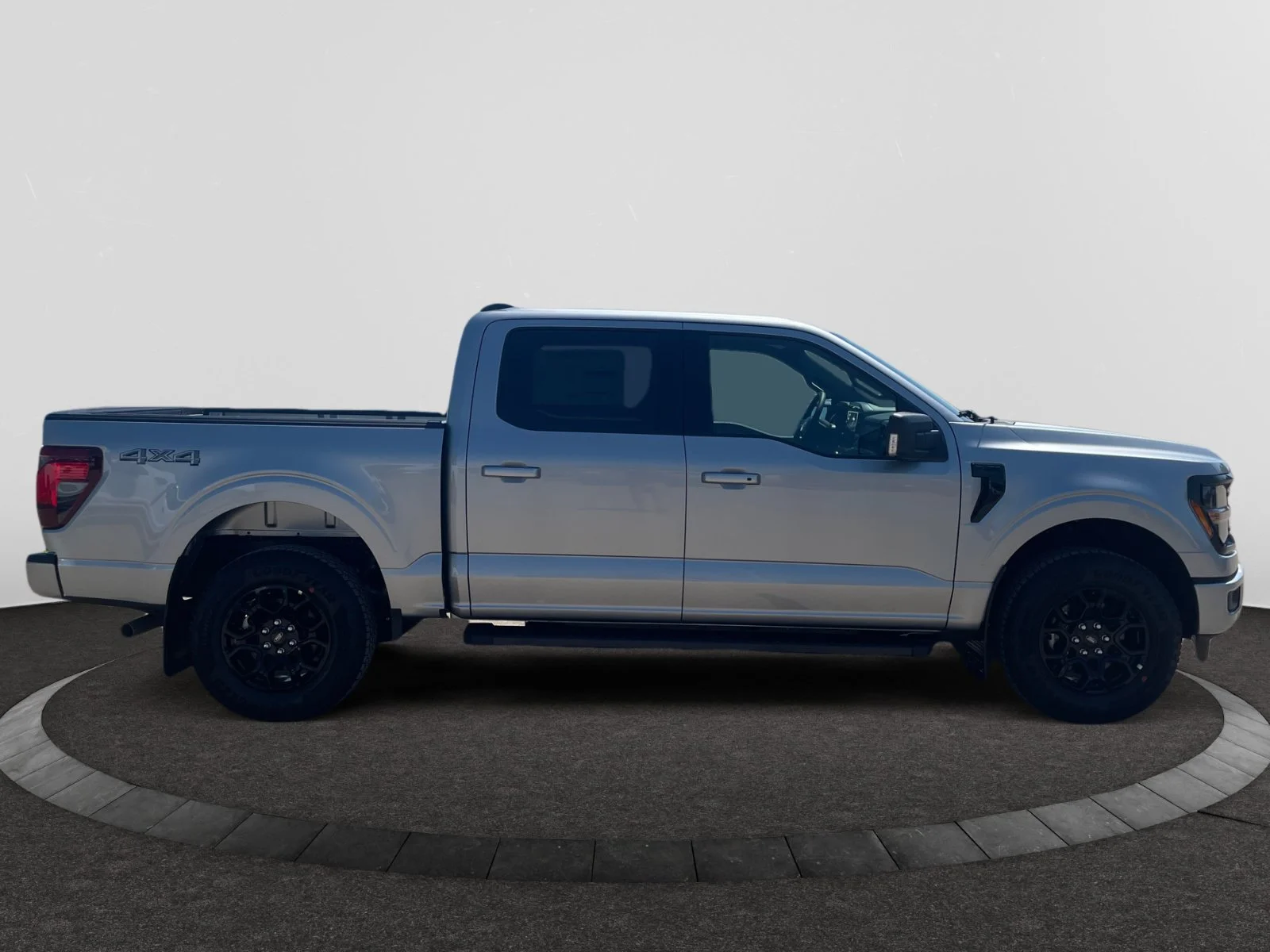 New 2026 Iconic Silver Metallic Ford XLT image 6