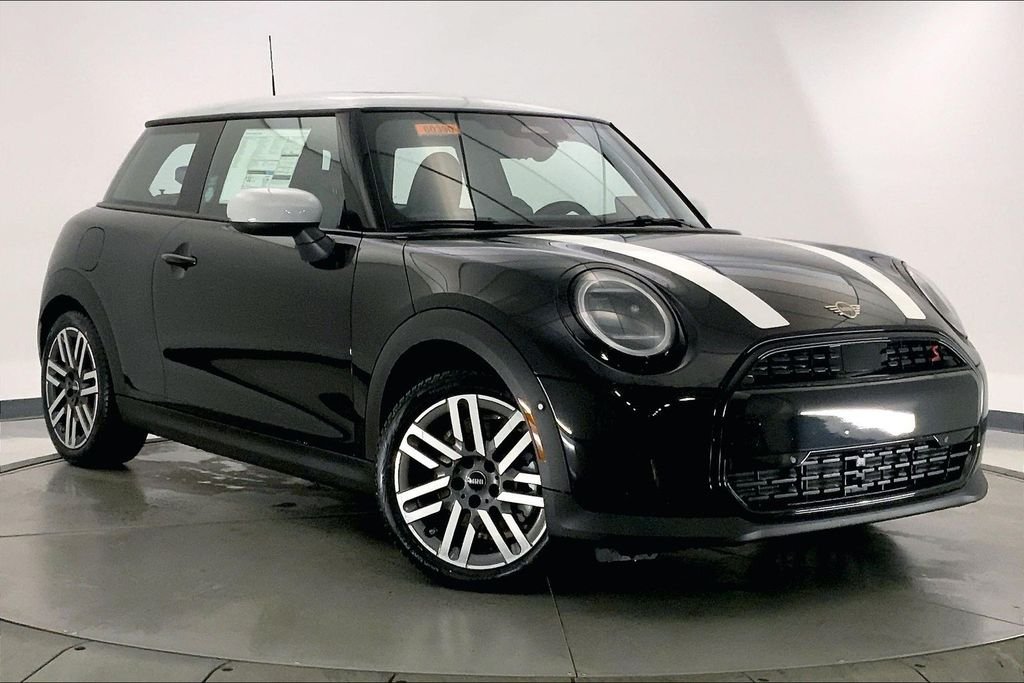 2026 MINI Hardtop Cooper S Signature's photo