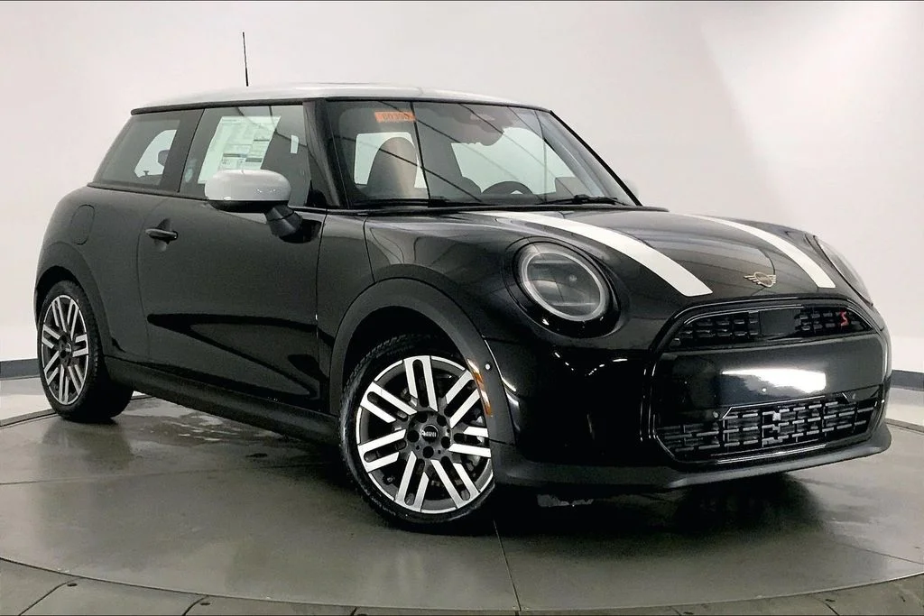 2026 MINI Hardtop Cooper S Signature's photo