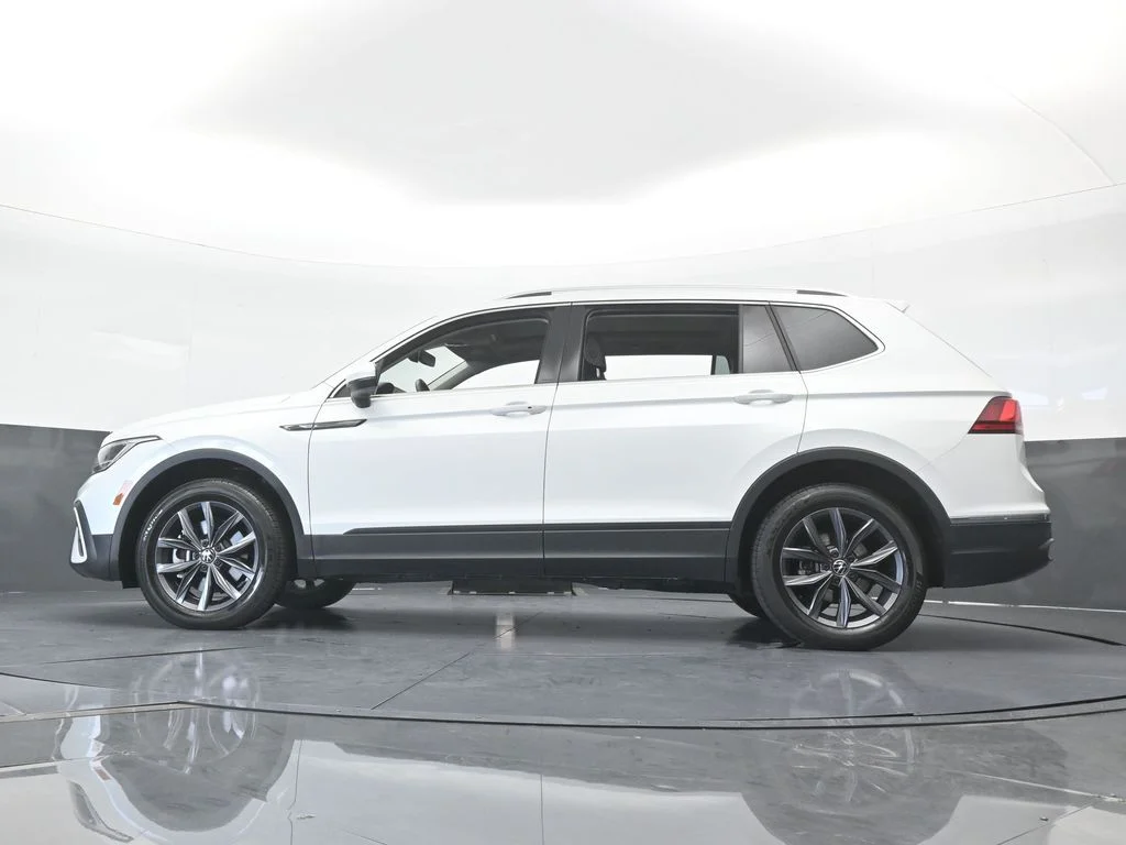 Used 2023 White Volkswagen 2.0T SE image 58