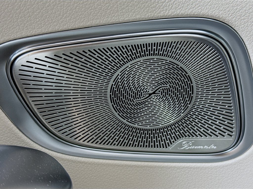 New 2026 Graphite Grey Metallic Mercedes-Benz GLC 300 image 52