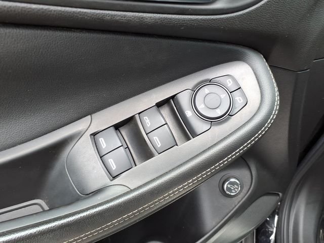 Used 2022 Black Buick Select image 21