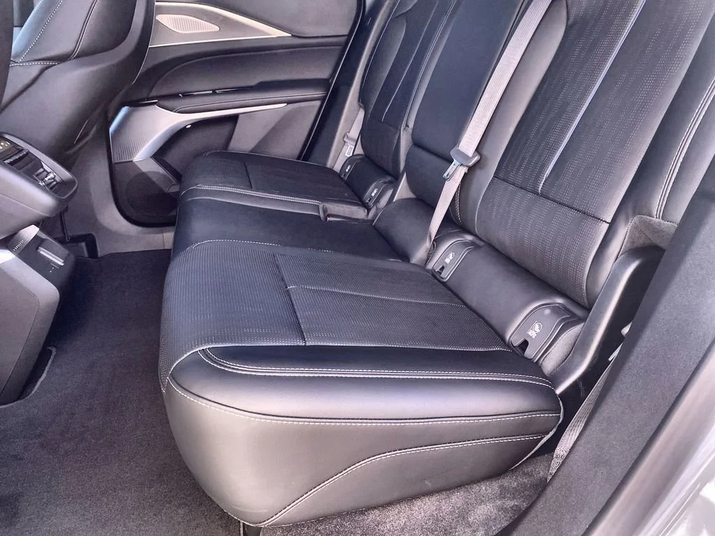 2026 Cadillac LYRIQ V - Photo 29