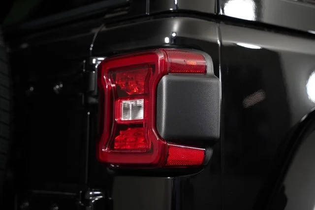2025 Jeep Wrangler 4-Door Sahara - Photo 39