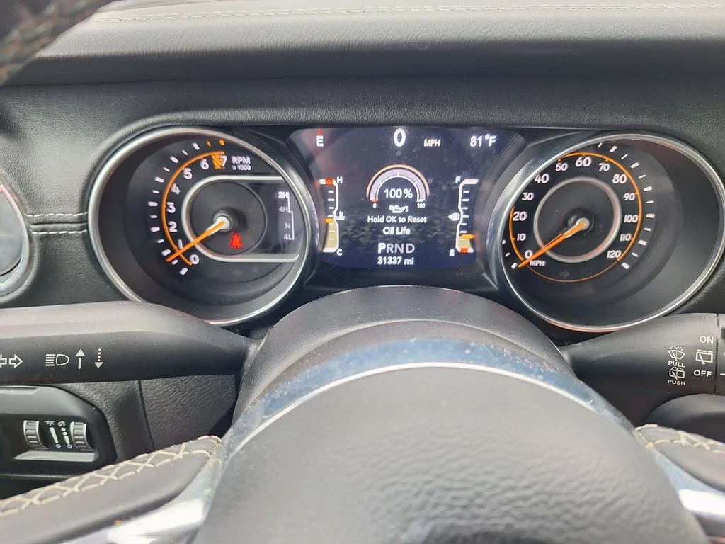 Used 2020 Green Jeep Unlimited Sahara image 15