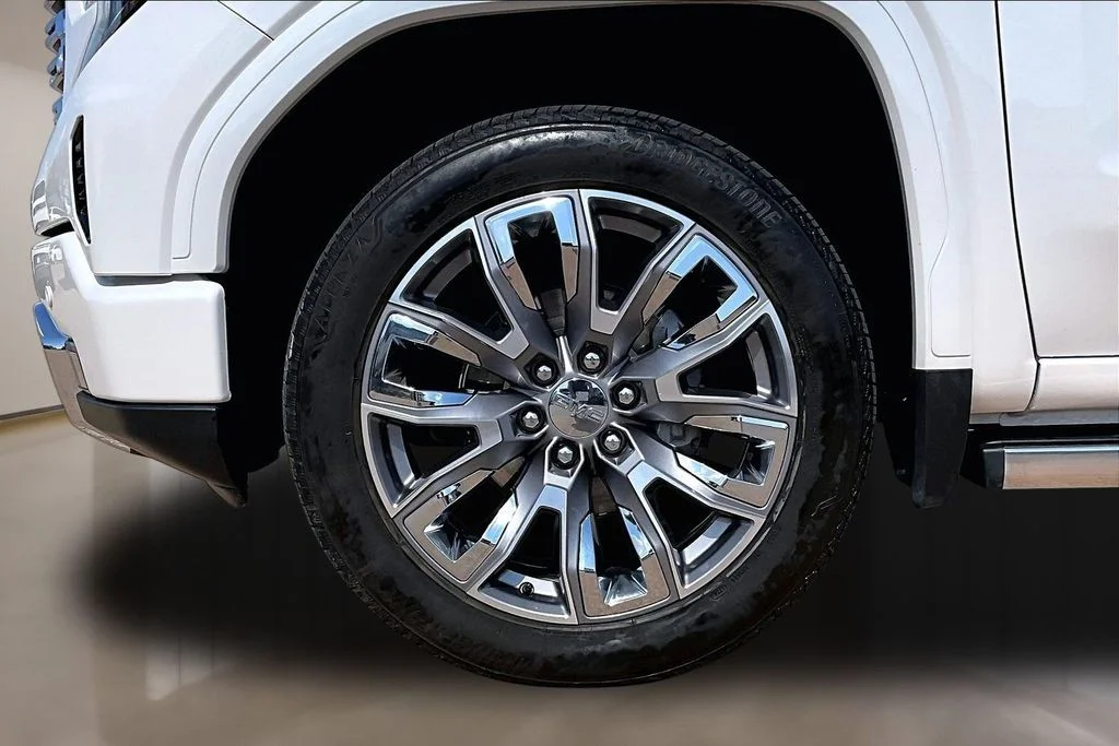 Used 2024 White GMC Denali image 8
