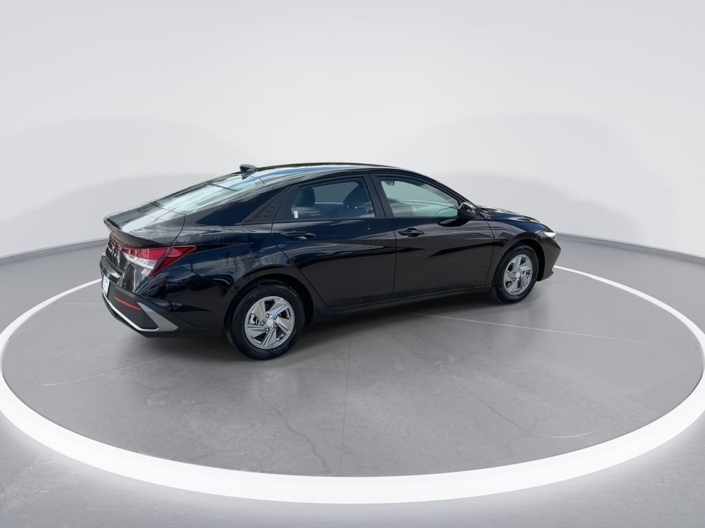 New 2026 Black Hyundai SE image 9