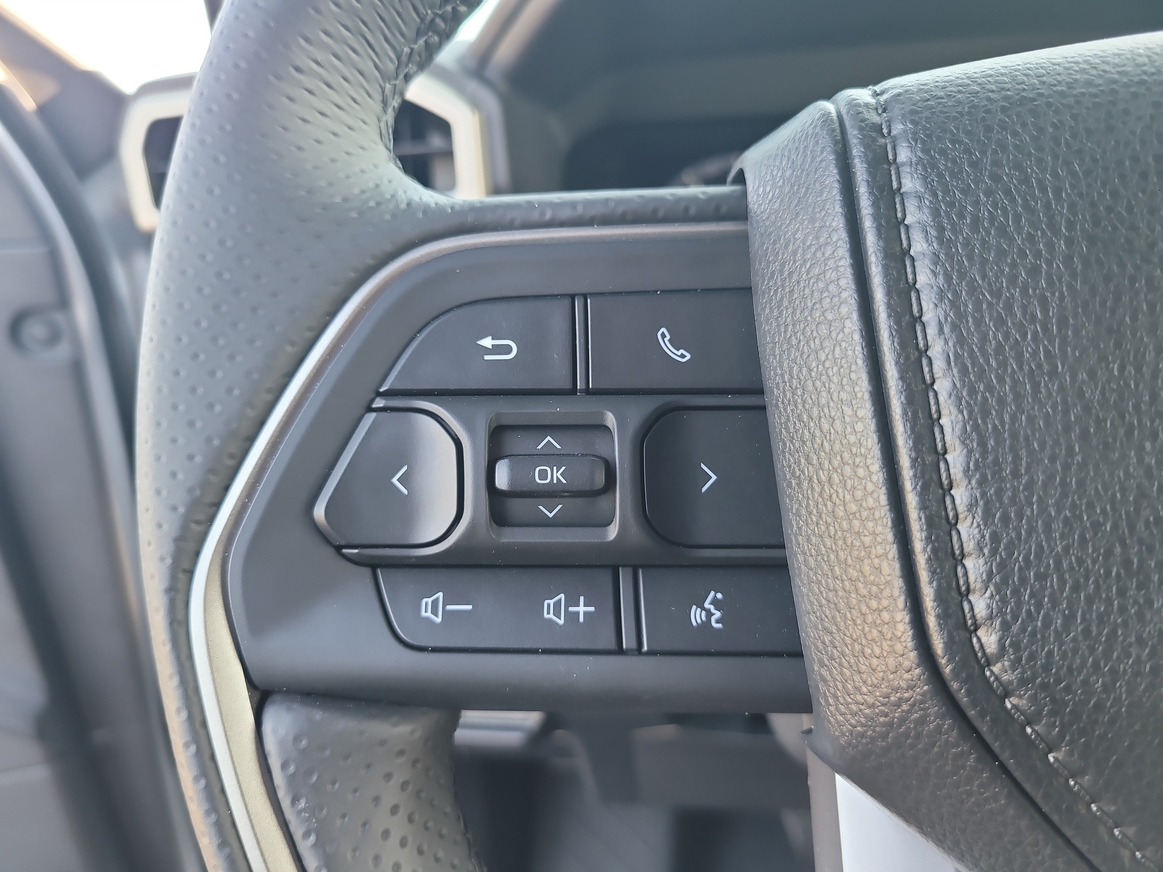 Used 2026 Cutting Edge Toyota SR5 image 29