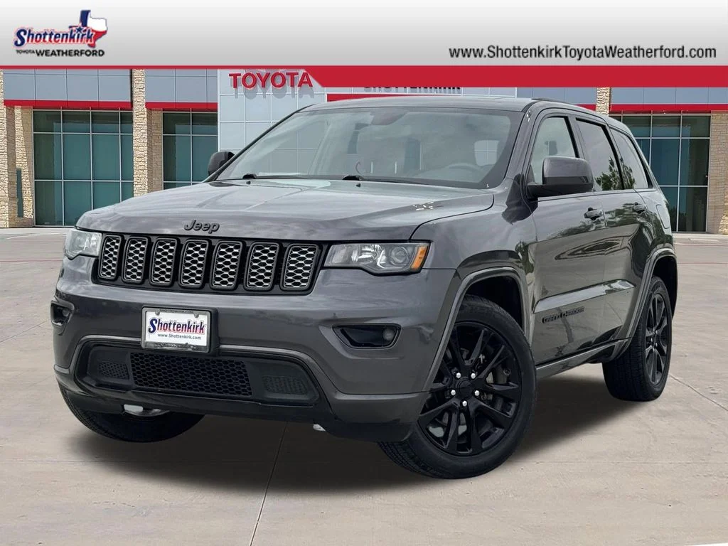 2018 Jeep Grand Cherokee Altitude's photo