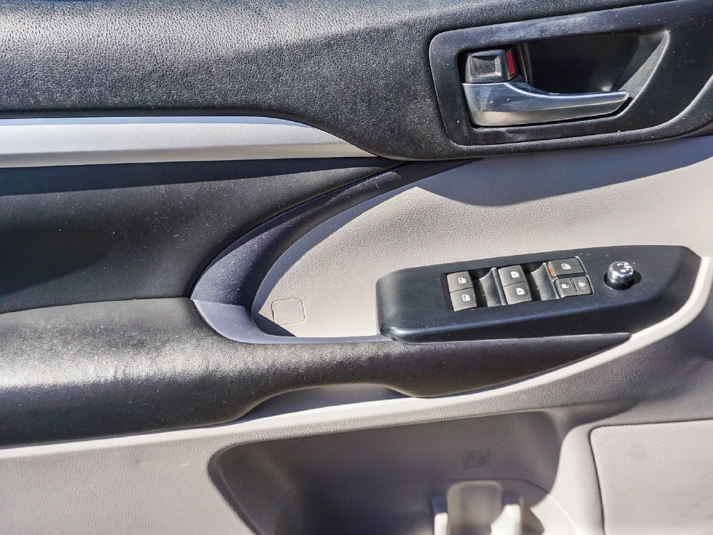Used 2019 Black Toyota XLE image 18
