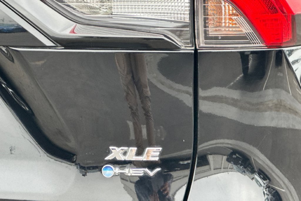 Used 2025 Black Toyota XLE image 35