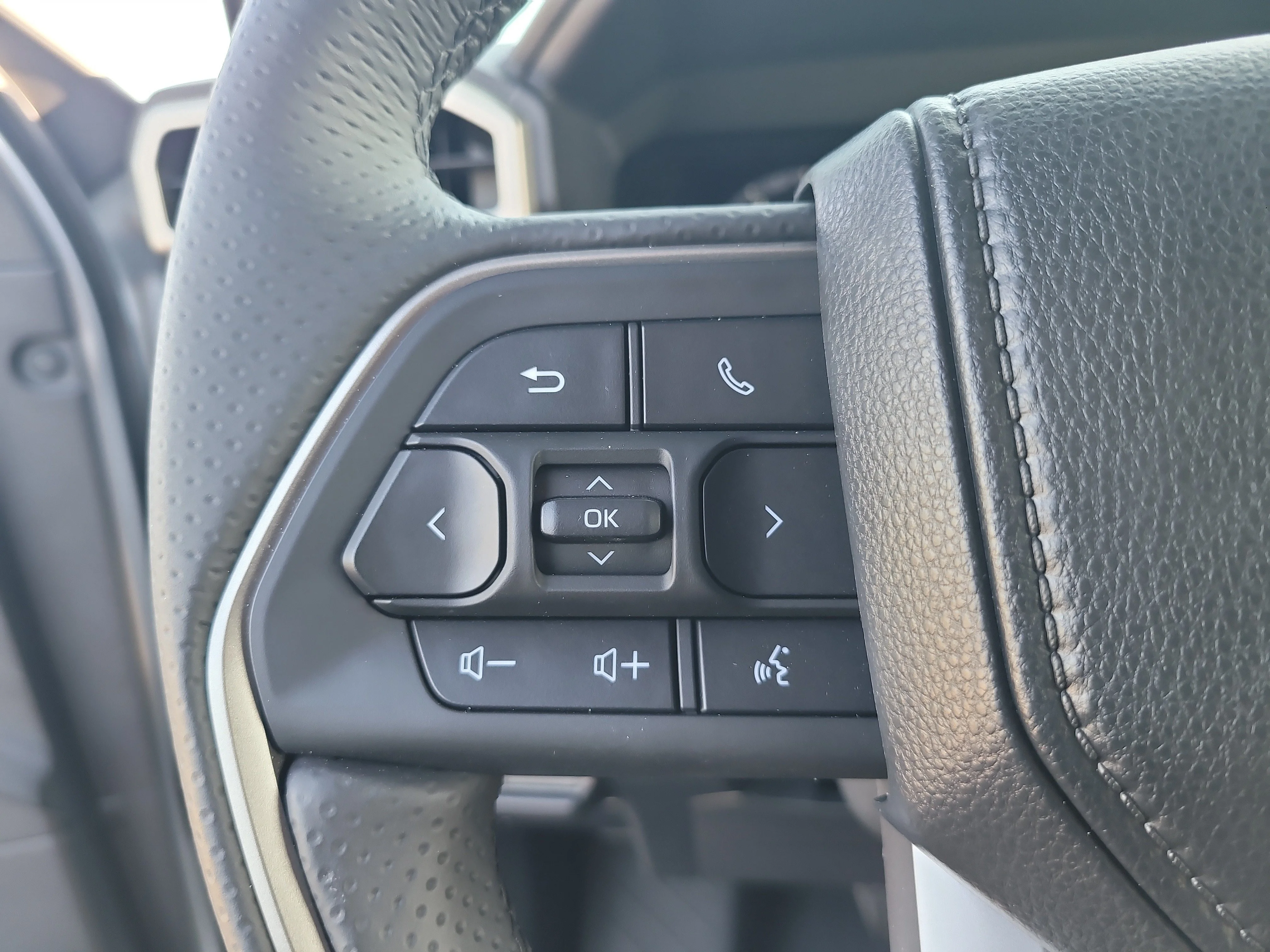 Used 2026 Cutting Edge Toyota SR5 image 29