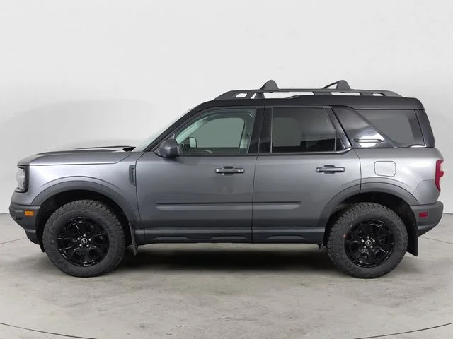 Used 2022 Gray Metallic Ford Outer Banks image 2