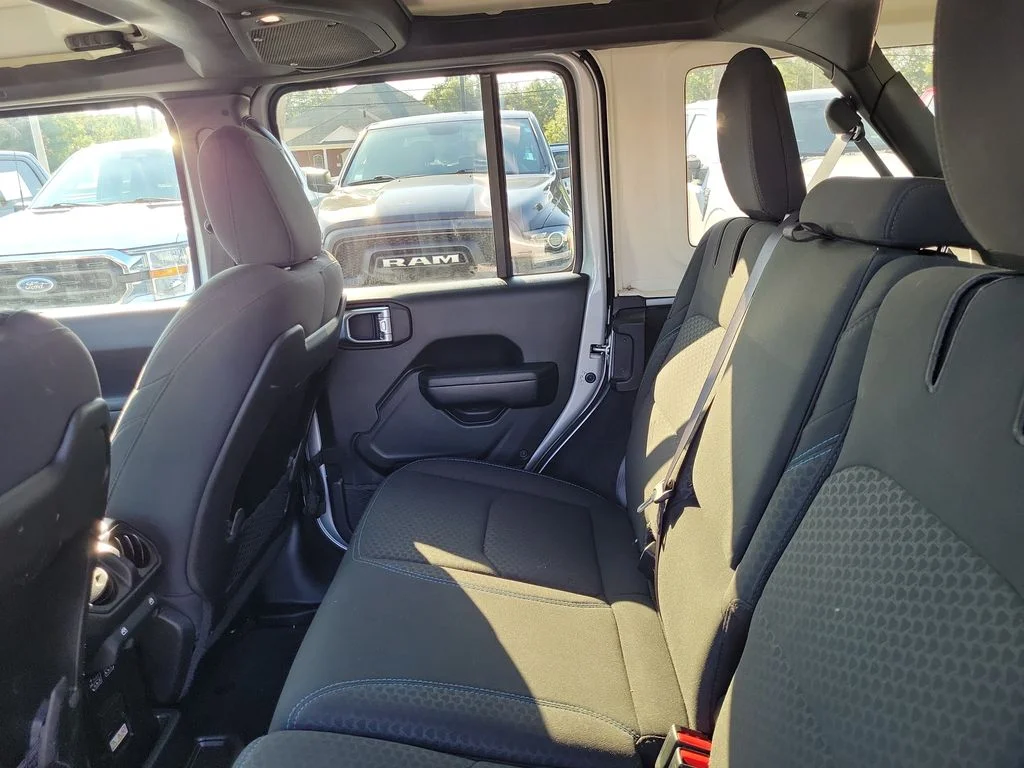 Used 2024 Silver Zynith Clearcoat Jeep Rubicon 4xe image 19
