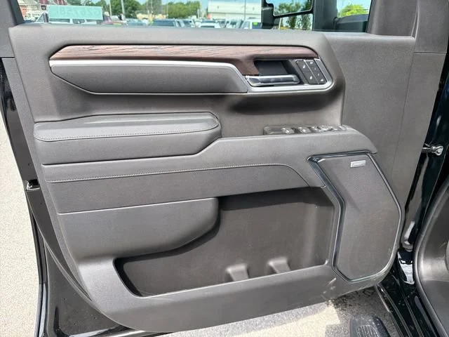 New 2026 Onyx Black GMC SLT image 15