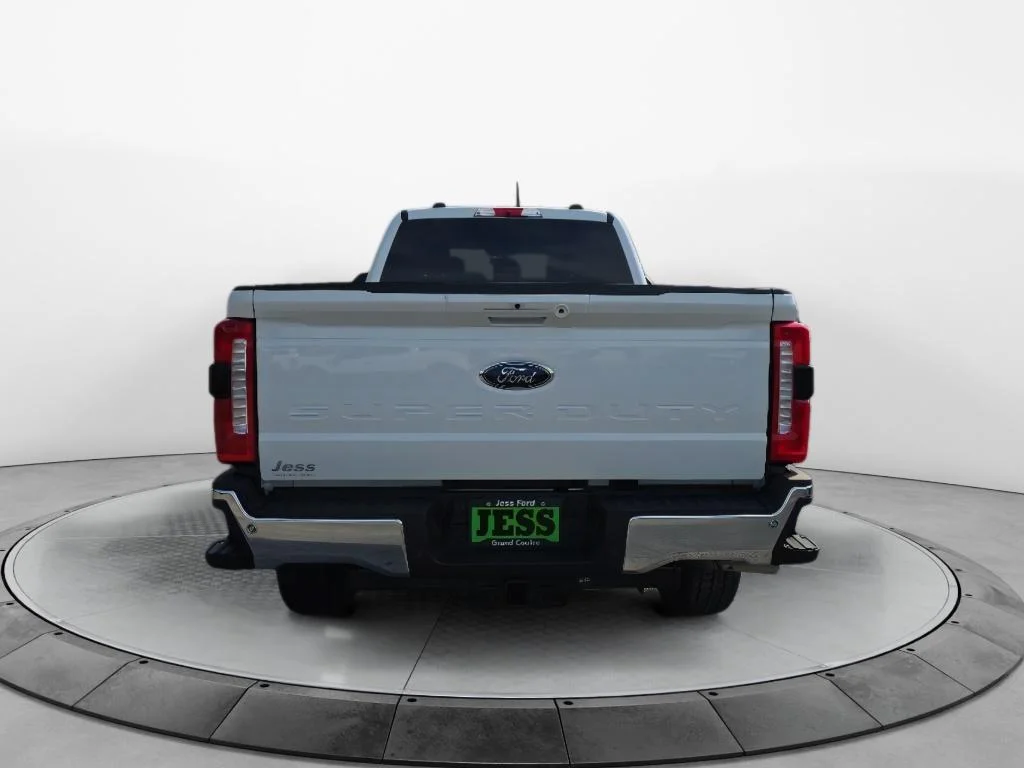 New 2026 Star White Metallic Tri-Coat Ford F-350® Lariat® image 4