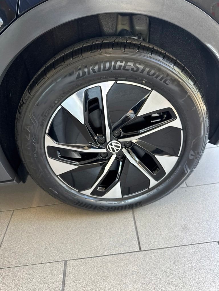 Certified Used 2022 Black Volkswagen Pro S image 20