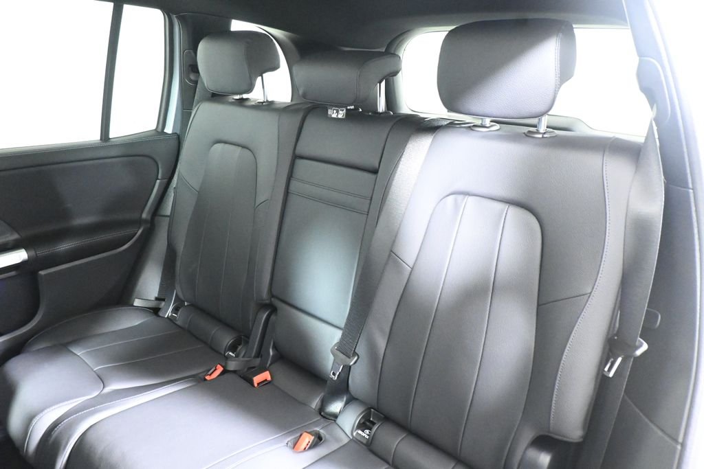 New 2026 Cirrus Silver Metallic Mercedes-Benz GLB 250 image 4