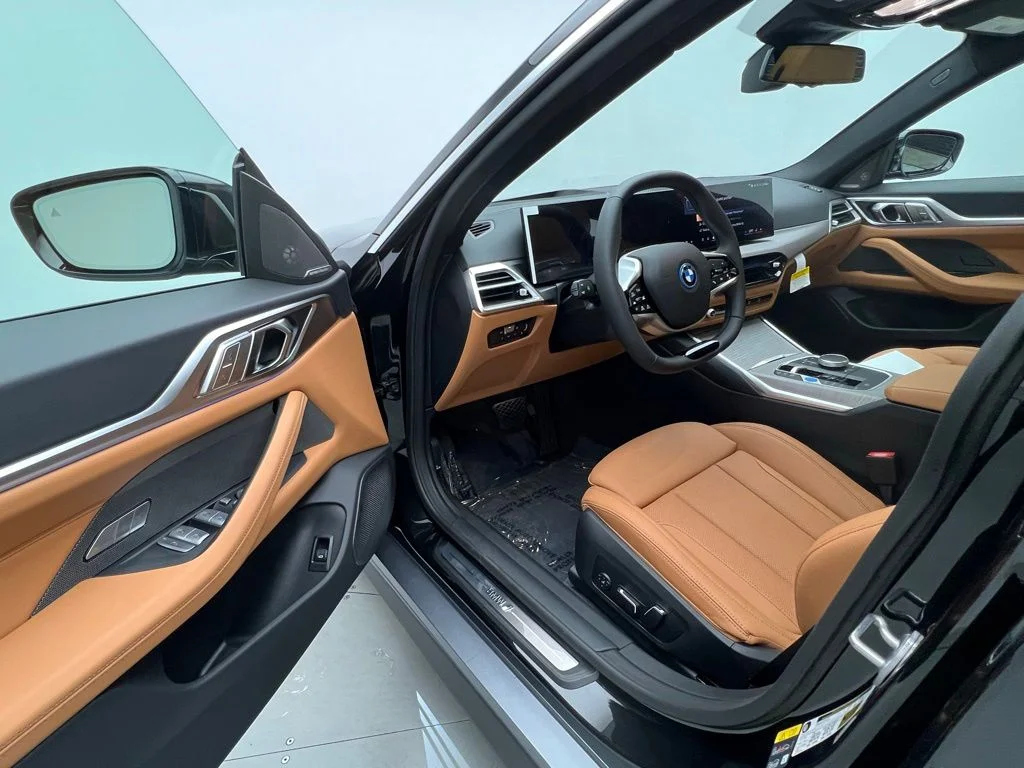 Used 2026 Black Sapphire Metallic BMW eDrive40 image 22