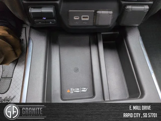 Used 2021 Black Chevrolet High Country image 33